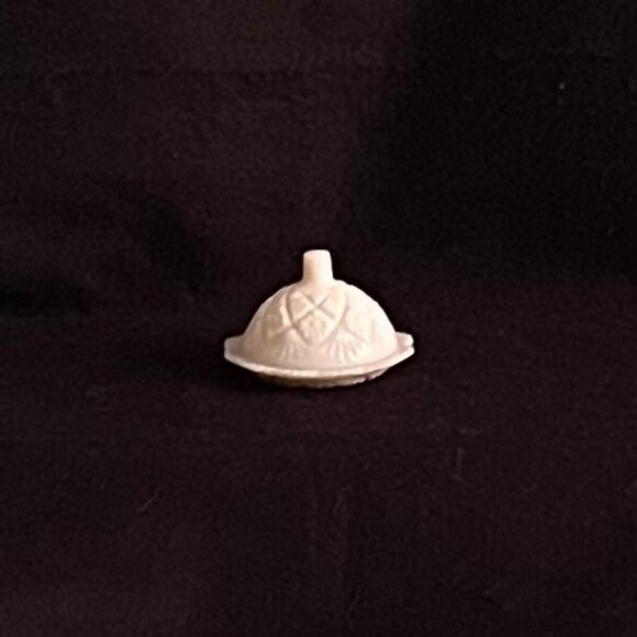 Estate Vintage Westmoreland White Milk Glass Mini Dish W/Lid - Picture 1 of 8